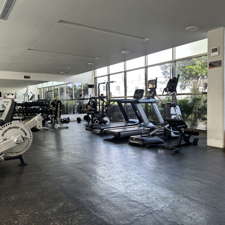 House for sale Residencial Bali 1 Playa del Carmen Calle Papua 10 front facade – Play Investments Real Estate Mexico