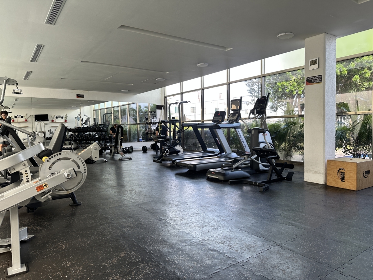 House for sale Residencial Bali 1 Playa del Carmen Calle Papua 10 front facade – Play Investments Real Estate Mexico