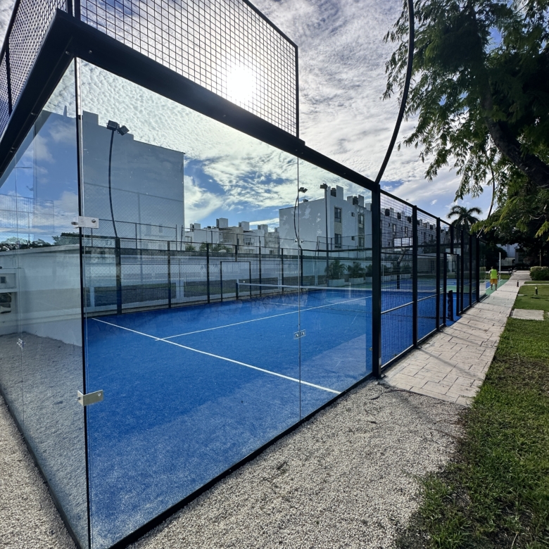 Área común con alberca Residencial Bali Playa del Carmen casas en venta – Play Investments propiedades Riviera Maya