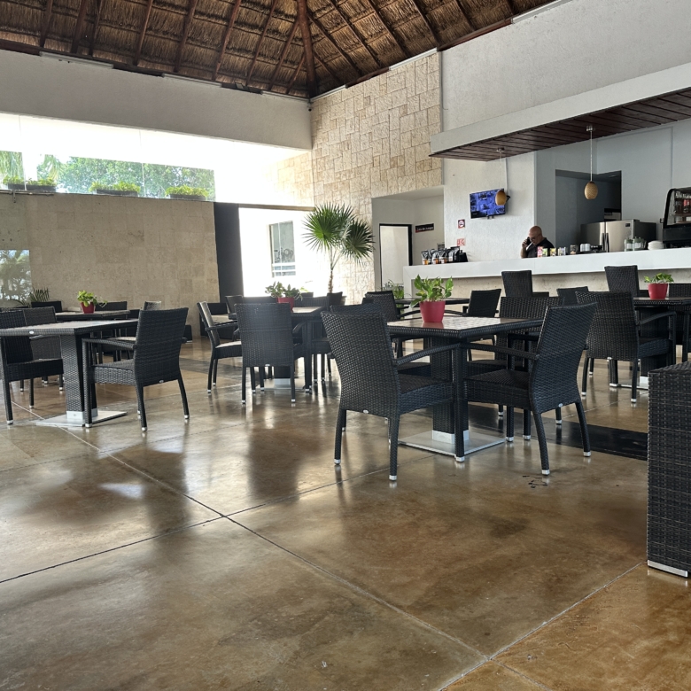 Casa en venta Residencial Bali 1 Playa del Carmen Calle Papua 10 fachada principal – Play Investments Real Estate México