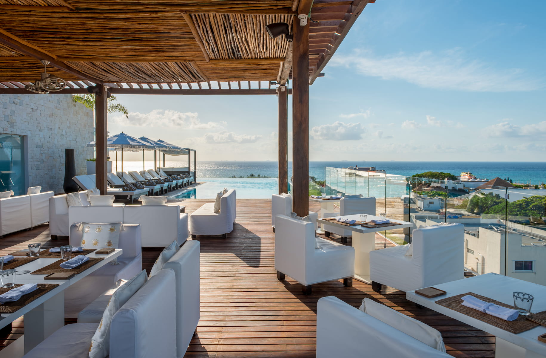 The Fives Downtown Hotel – Curio Collection by Hilton Departamentos en venta: inversión premium en el corazón de Playa del Carmen