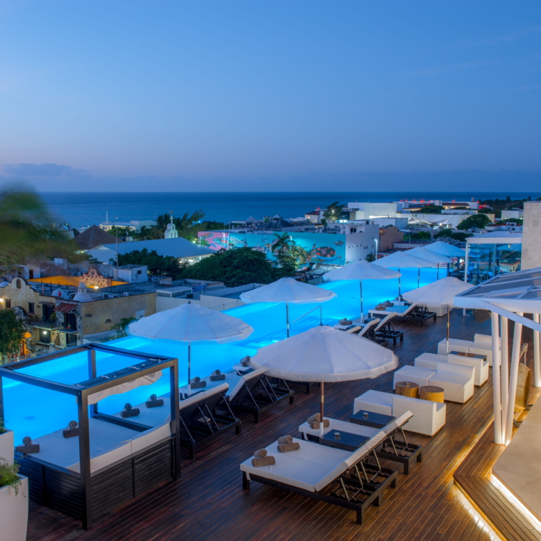 The Fives Downtown Hotel – Curio Collection by Hilton Departamentos en venta: inversión premium en el corazón de Playa del Carmen
