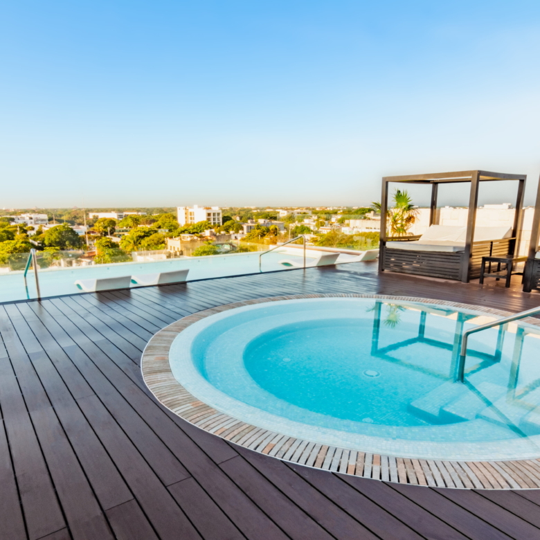 The Fives Downtown Hotel – Curio Collection by Hilton Departamentos en venta: inversión premium en el corazón de Playa del Carmen