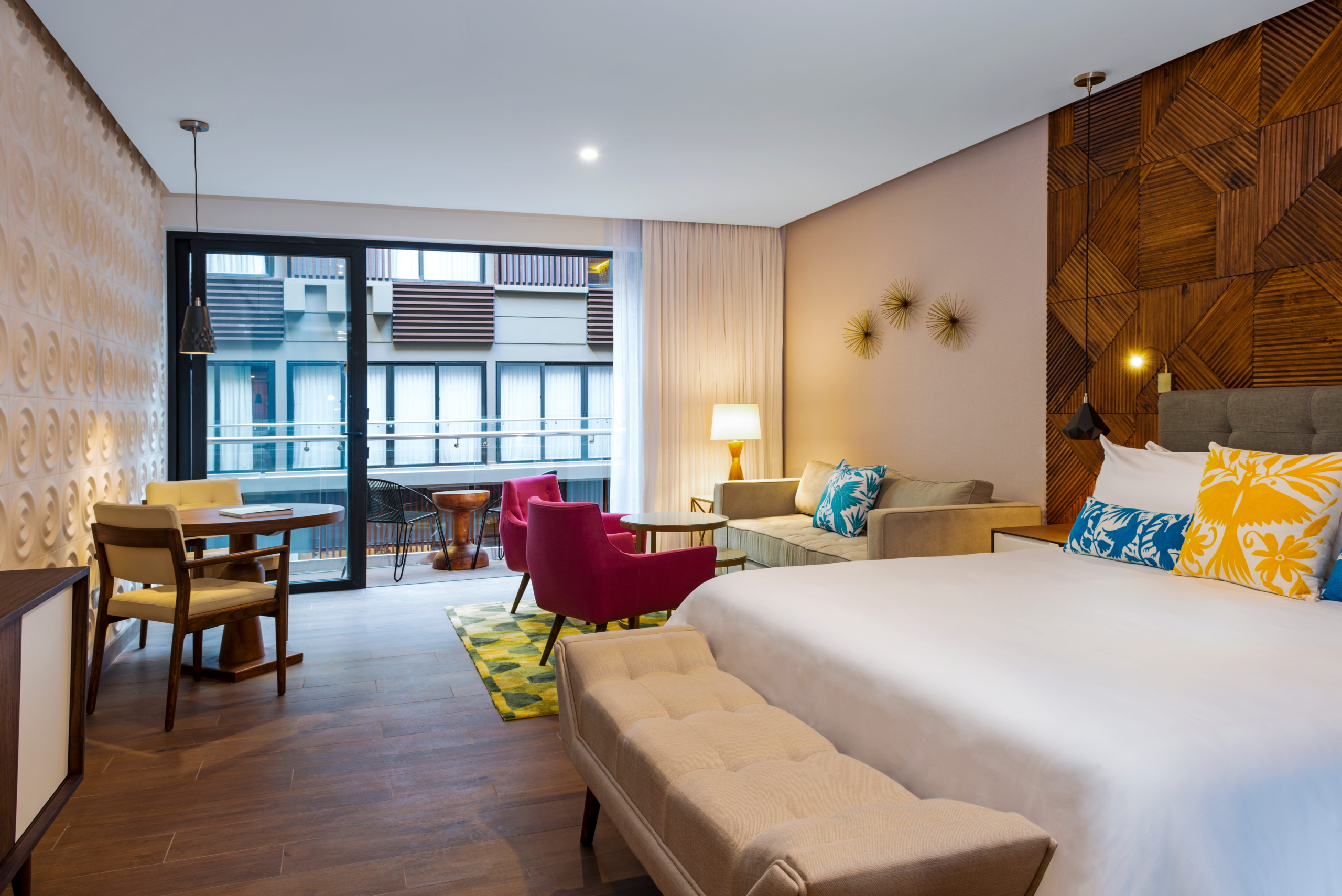 The Fives Downtown Hotel – Curio Collection by Hilton Departamentos en venta: inversión premium en el corazón de Playa del Carmen