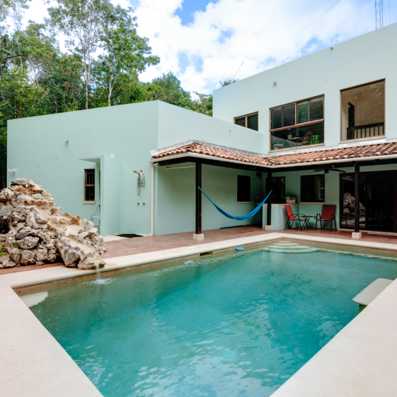 Piscina privada de Villa en Venta en Residencial Los Árboles Tulum casa en la selva