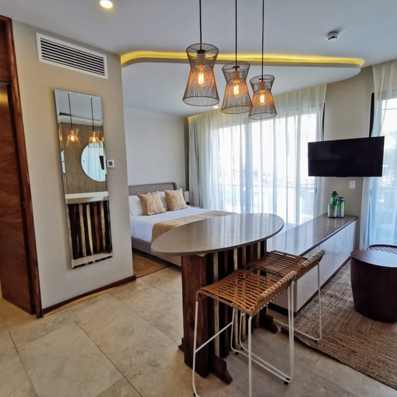 Descubre Alizée Tower, departamentos tipo condohotel en venta en Playa del Carmen, ideales para inversión y renta vacacional en la Riviera Maya.