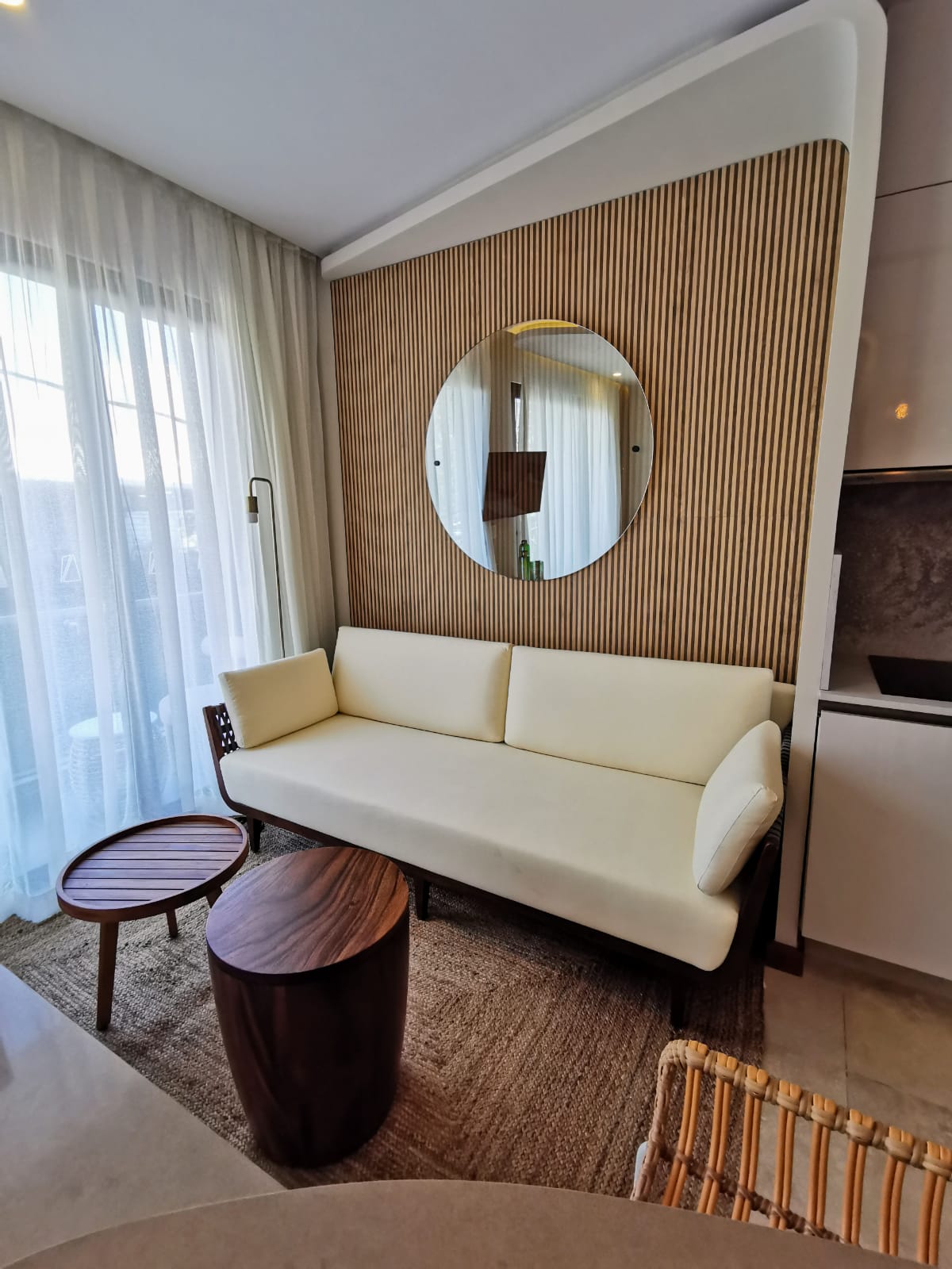 Descubre Alizée Tower, departamentos tipo condohotel en venta en Playa del Carmen, ideales para inversión y renta vacacional en la Riviera Maya.