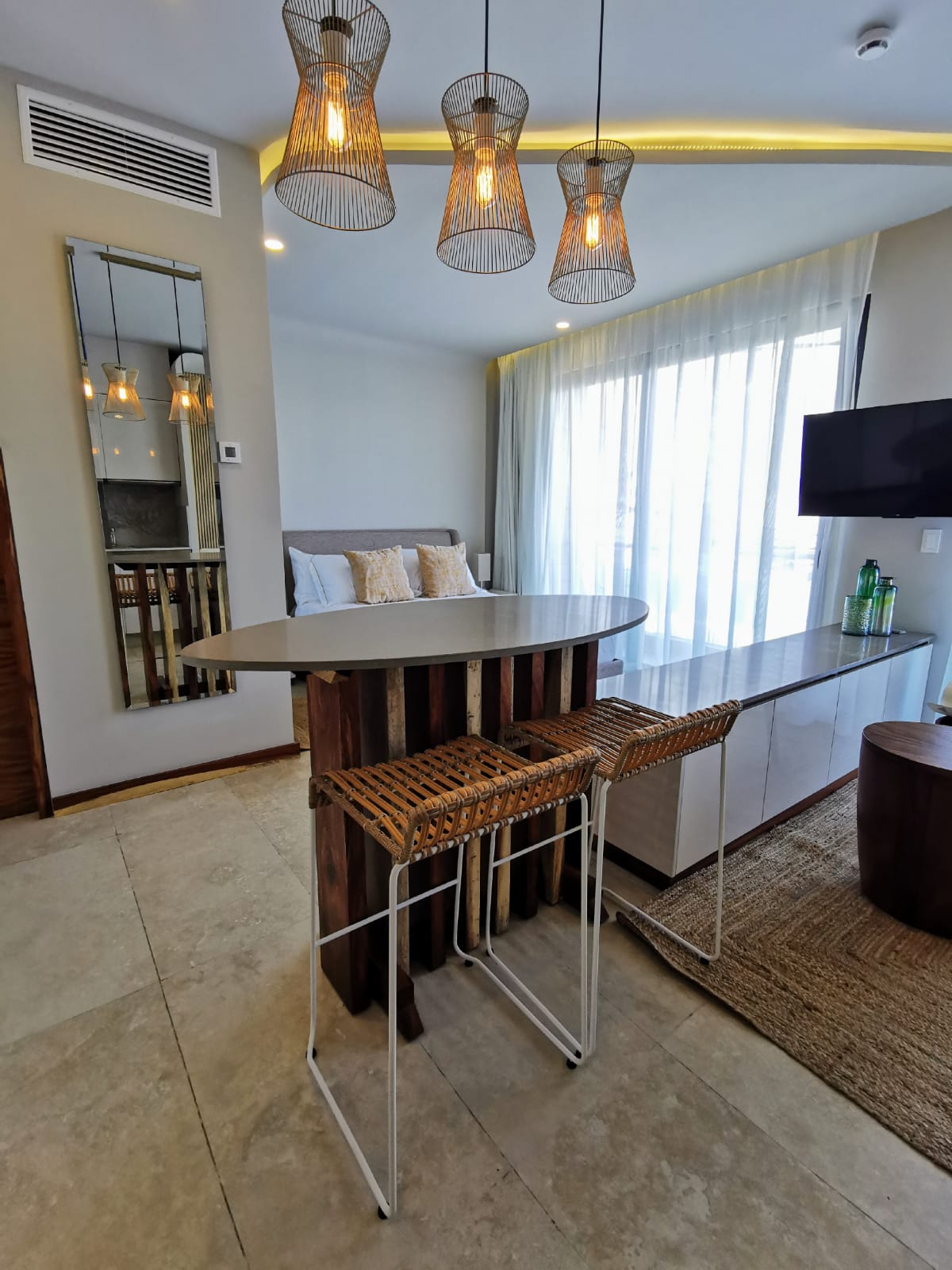 Descubre Alizée Tower, departamentos tipo condohotel en venta en Playa del Carmen, ideales para inversión y renta vacacional en la Riviera Maya.