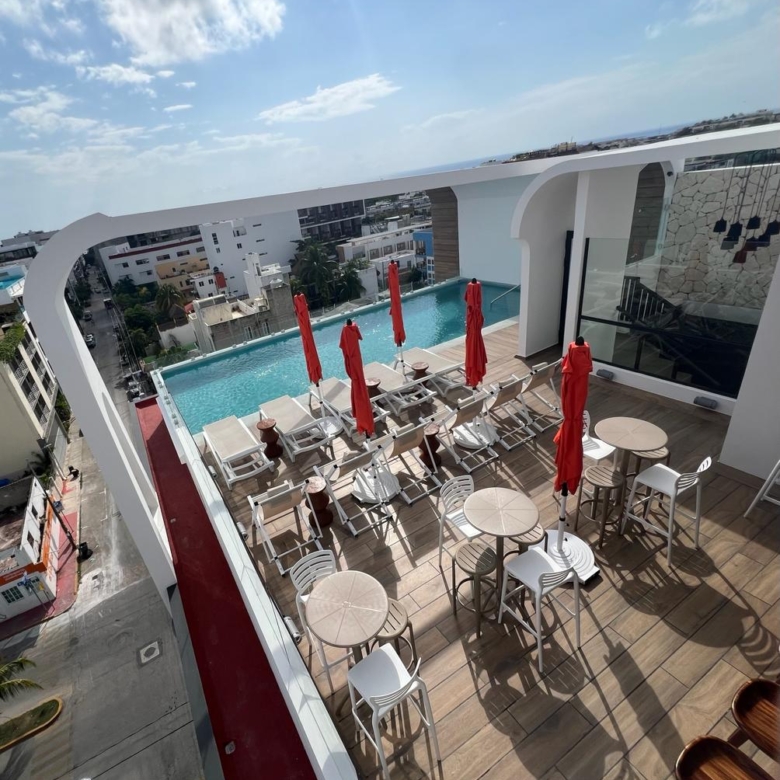 Descubre Alizée Tower, departamentos tipo condohotel en venta en Playa del Carmen, ideales para inversión y renta vacacional en la Riviera Maya.