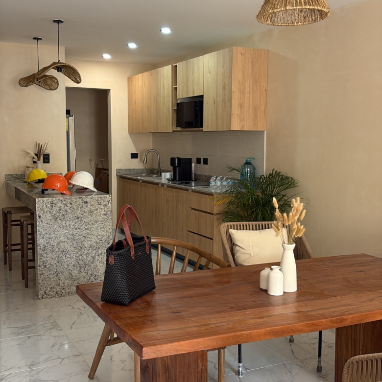 Descubre Gobernador 28, departamentos en venta en Playa del Carmen con excelente ubicación y alta demanda para renta. Ideal para vivir o invertir en el Caribe mexicano.